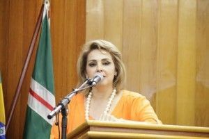 Vereadora Cida Garcêz, autora do projeto de lei 