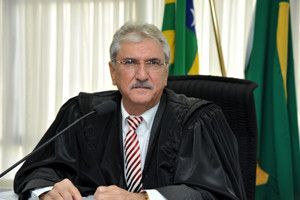O desembargador Amaral Wilson mandou a Celg pagar R$ 12 mil pelos prejuízos causados