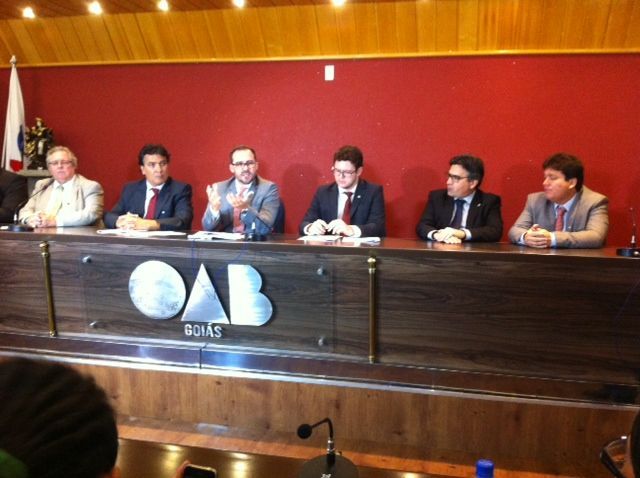 A diretoria da OAB-GO e os advogados eleitos compareceram a entrevista coletiva na tarde de hoje