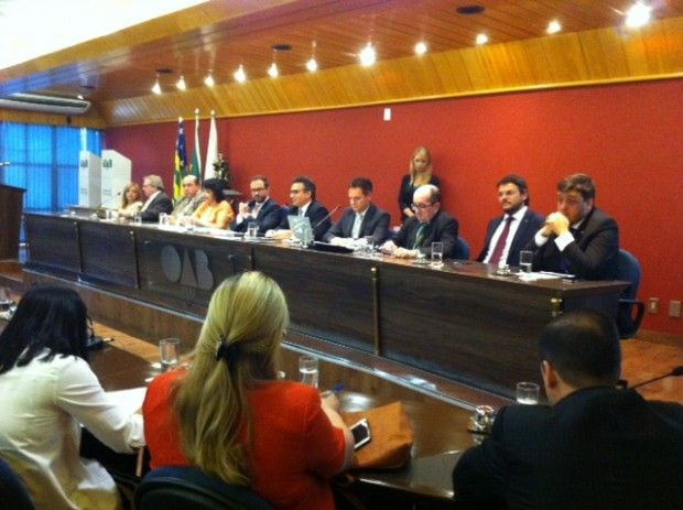 A nova diretoria da OAB-GO durante reunião com o Conselho Seccional ontem