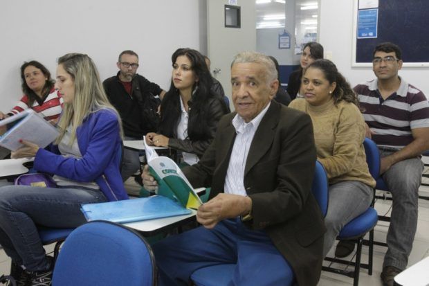 Leon Nolasco já é formado em Contabilidade e Matemática