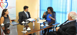 Representante da Unicef conhece programa do TJGO