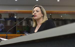 Deputada Adriana Accorsi, autora do projeto de lei