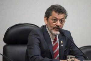 O senador Paulo Rocha (PT-PA) apresentou seu parecer sobre a matéria, propondo mudanças em relação ao que foi enviado pelo Executivo