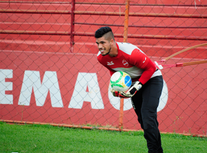 O goleiro Cleber Alves