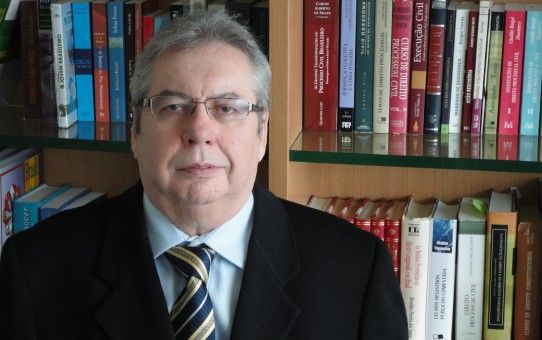 A coisa julgada e a abrangência de terceiros beneficiados A coisa julgada e a abrangência de terceiros beneficiados