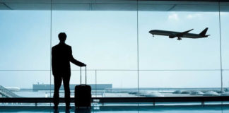 Latam é condenada a indenizar consumidor por atraso em voo e espera de 17 horas para chegar ao destino Responsabilidade solidária pacote viagem hospedagem 123 Milhas
