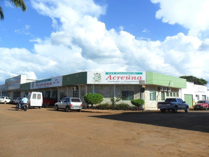 acreúna