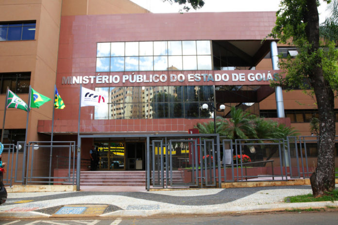 Denuncia contra rapaz que empurrou outro de piscina em Caldas Novas