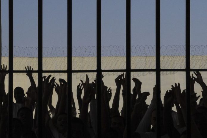 detentos simulações rebeliões