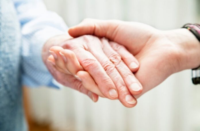 Projeto de Lei assegura a trabalhador 15 dias remunerados para cuidar de familiar doente