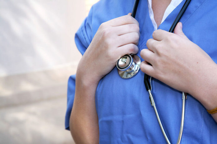 TJGO mantém bolsa integral do ProBem a estudante de Medicina após mudança de regra