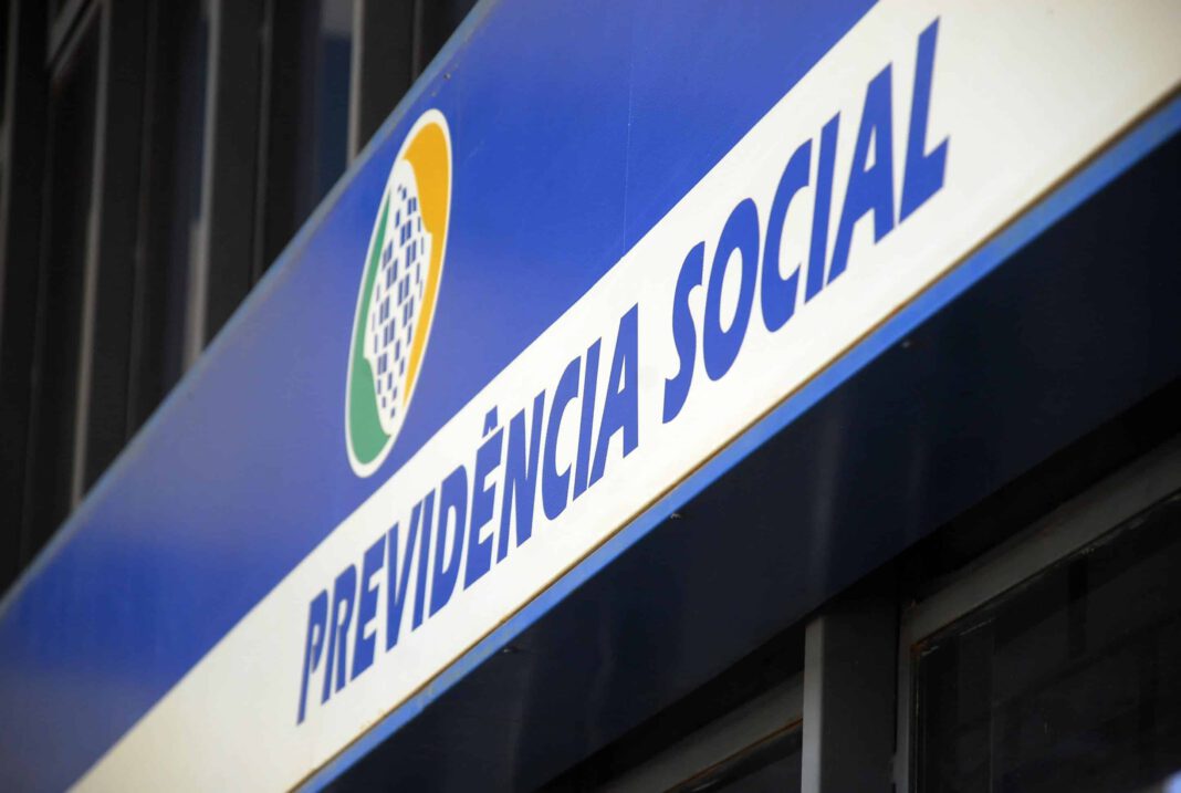 INSS 5 Juiz determina que INSS restabeleça benefício de mulher com problema na coluna
