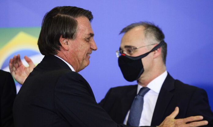 Bolsonaro e André Mendonça