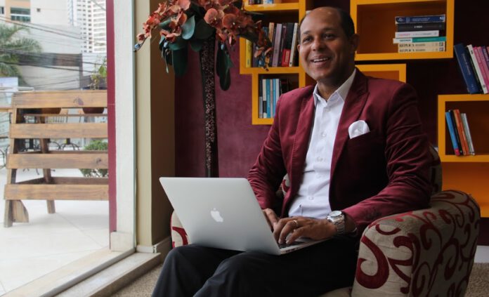 Café com Carlos André