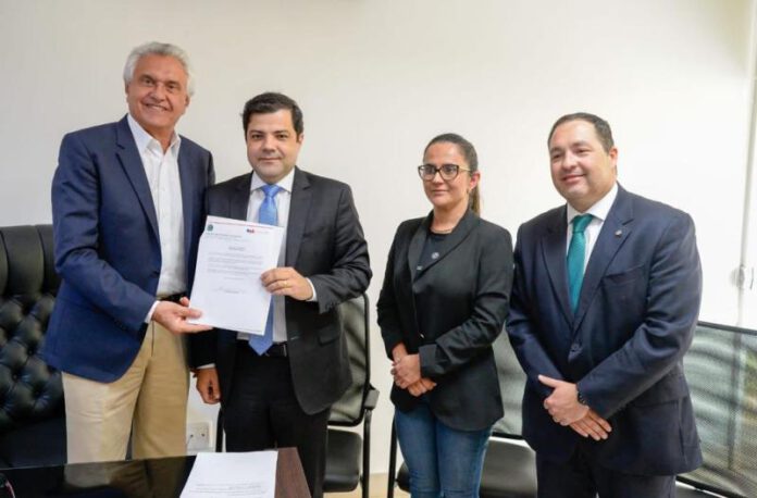 Caiado - proposta da OAB