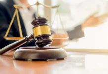 Juiz absolve acusado de estupro de vulnerável que se envolveu com menina de 13 anos quando tinha 16 Juiz absolve acusado de estupro de vulnerável que se envolveu com menina de 13 anos quando tinha 16
