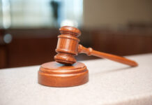Servidora em licença nos EUA obtém liminar para preservar vínculo funcional e evitar PAD Servidora em licença nos EUA obtém liminar para preservar vínculo funcional e evitar PAD