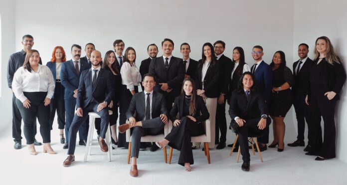 Rodrigues e Aquino - equipe