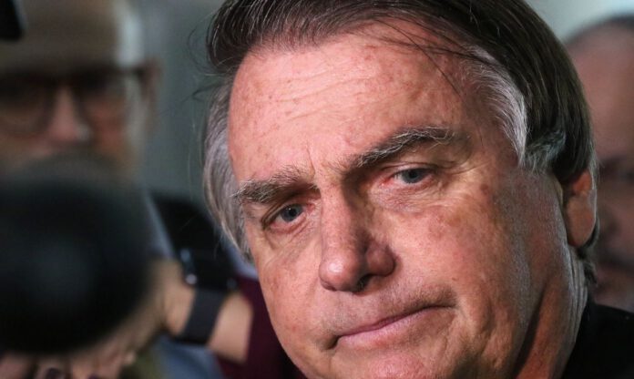 Bolsonaro Defesa de Bolsonaro entra com revisão criminal no Supremo para anular condenação