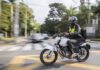 Após nova tese do TST, motociclista consegue reverter decisão e garantir adicional de periculosidade