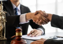 Castro & Silveira recebe currículos para vaga de advogado(a) no departamento comercial