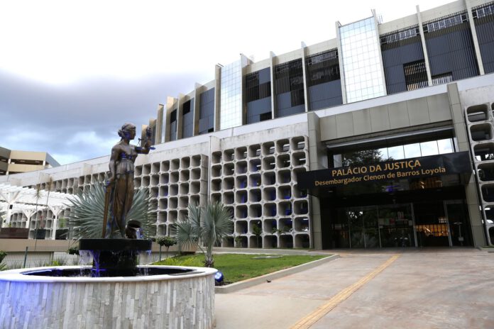 Corregedoria Nacional de Justiça limita pagamento a magistrados do TJGO ao teto constitucional