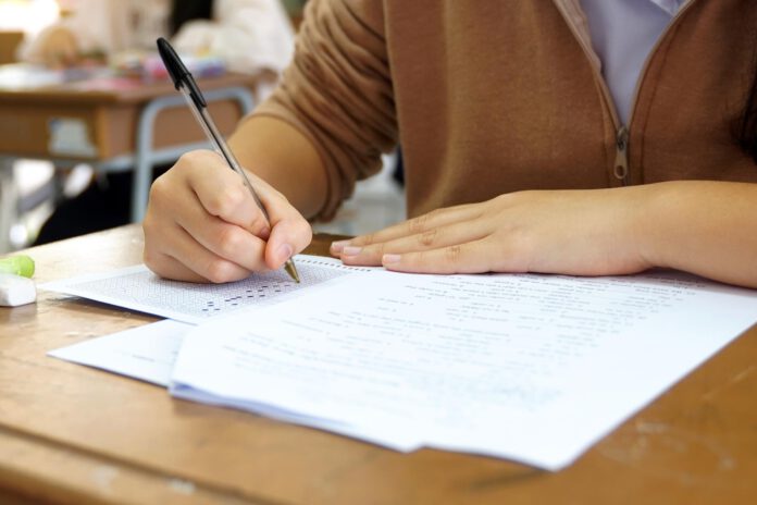 concurso público 8 Edital de concurso pode ser retificado para incluir prova de títulos após a realização de provas objetivas