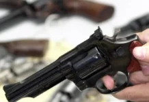 Câmara altera Estatuto do Desarmamento para permitir porte de arma de fogo para oficiais de Justiça porte receptação criminosa arma fundada suspeita