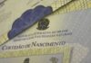 Comissão aprova prazo de cinco dias para cartórios comunicarem à Justiça registros sem nome do pai paternidade DNA registro retificação socioafetivo vínculo biológico