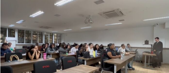 Sessão no TJGO feita de sala de aula