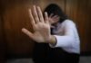 Lei amplia para 12 meses prazo mulheres denunciarem casos de violência doméstica Lei garante execução imediata de medidas protetivas de natureza cível para mulheres