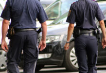 Policiais que teriam supostamente sentido odor de maconha não foram ouvidos, e juiz anula busca veicular