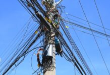 Empresas de telefonia, internet e energia que deixarem fios soltos podem ser multadas em até R$ 40 mil