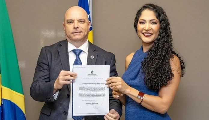 Leandro Crispim e Helenice Rangel Gonzaga Martins