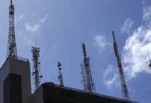 Supremo derruba exigência de licença ambiental para antenas de telefonia em Goiás