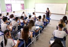 Lei garante licença remunerada para pós-graduação de professores da rede pública
