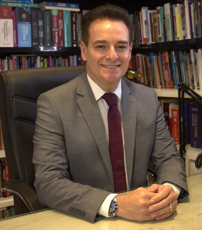 Roberto Serra da Silva Maia