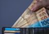 Pai alega perda de renda e consegue redução de pensão de 150% para 100% do salário mínimo